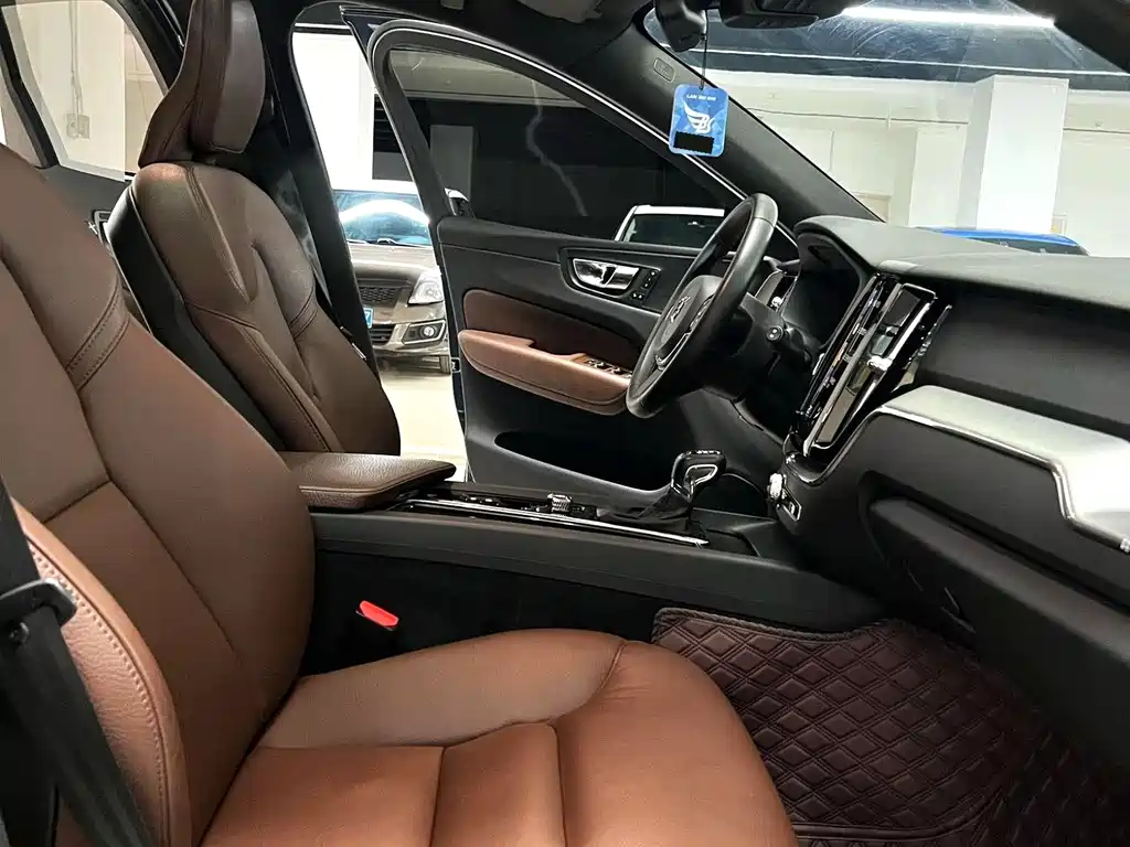 Volvo XC60 — миниатюра 5