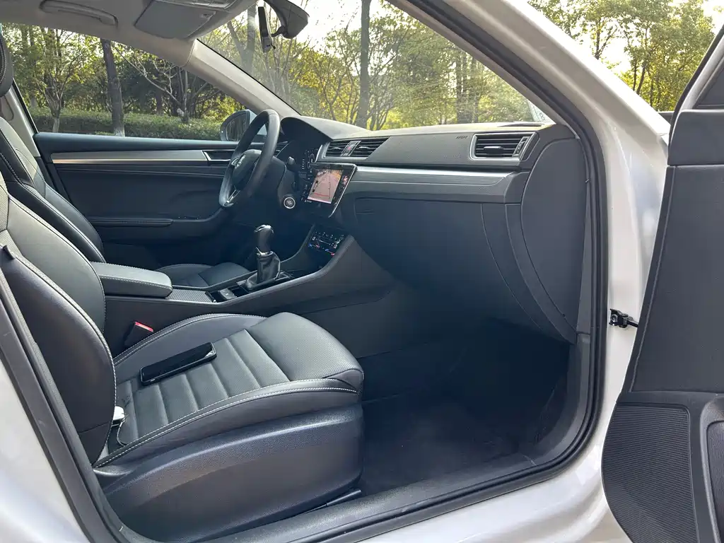 Skoda Superb — миниатюра 14