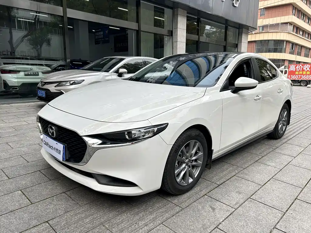 Mazda 3 Axela 2024