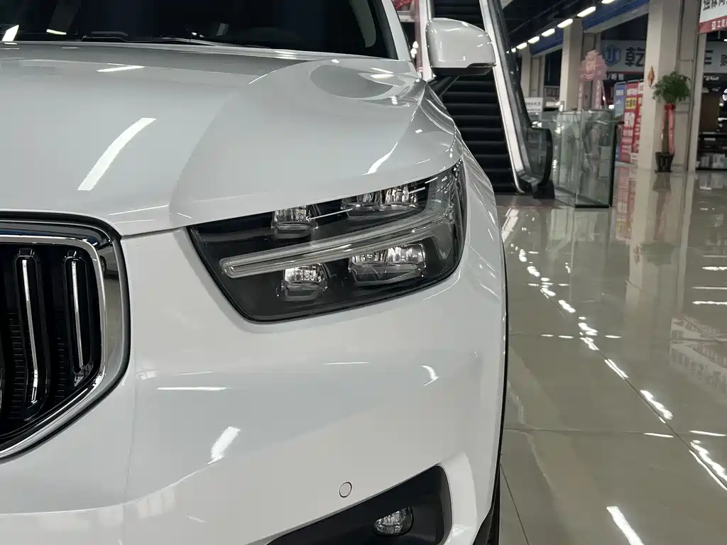 Volvo XC40 2021 T4 Luxury