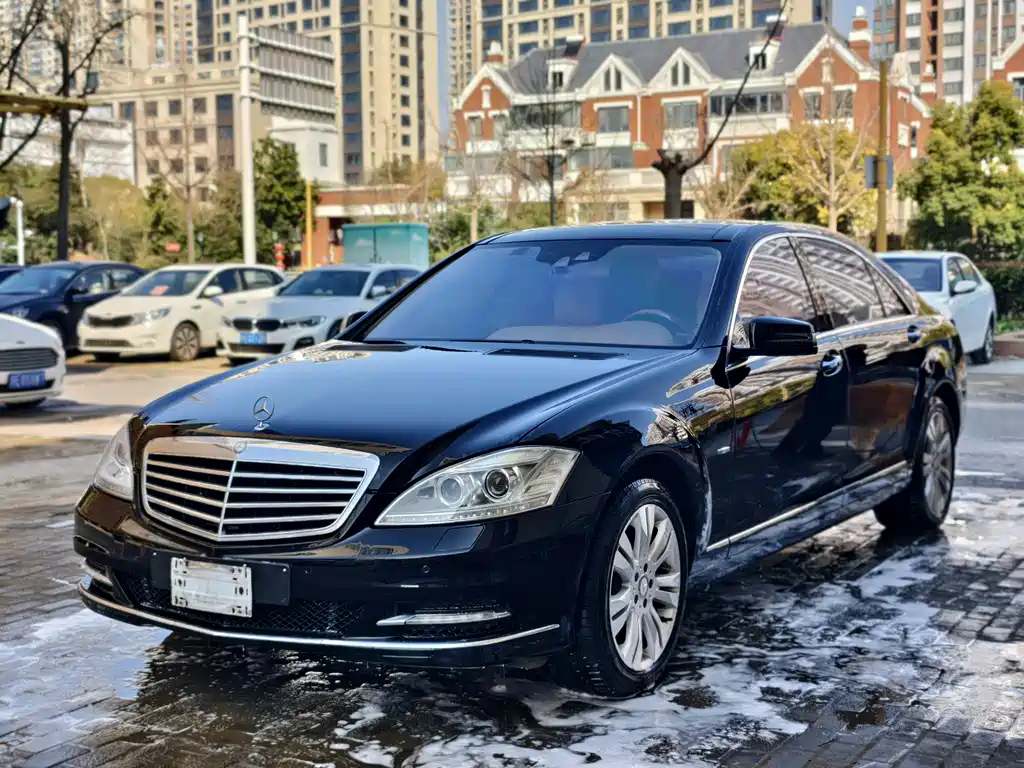 Mercedes-Benz S-Class 2011