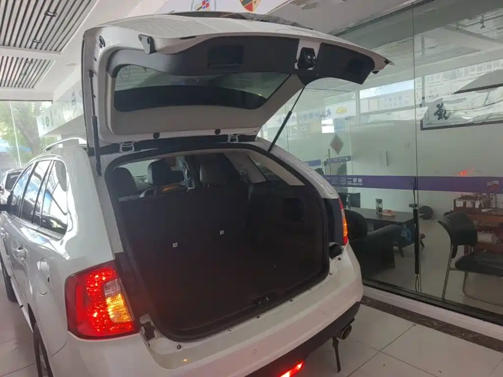 Ford Edge (Import) — миниатюра 19