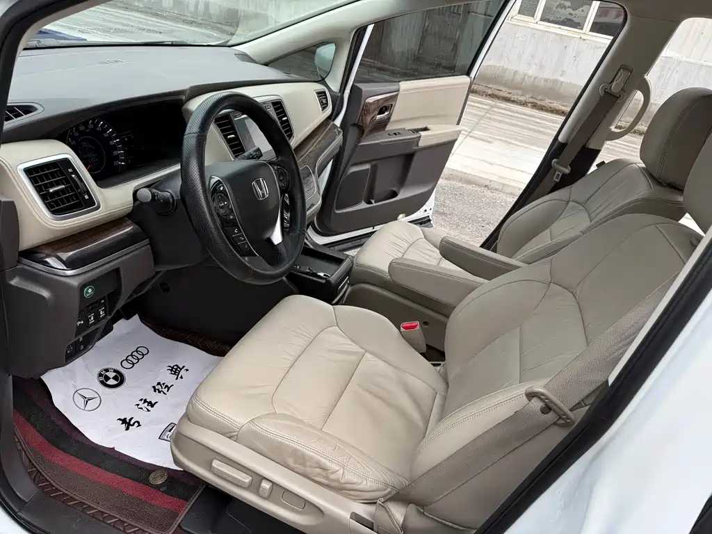 Honda Odyssey 2.4L Luxury Edition, фото 7