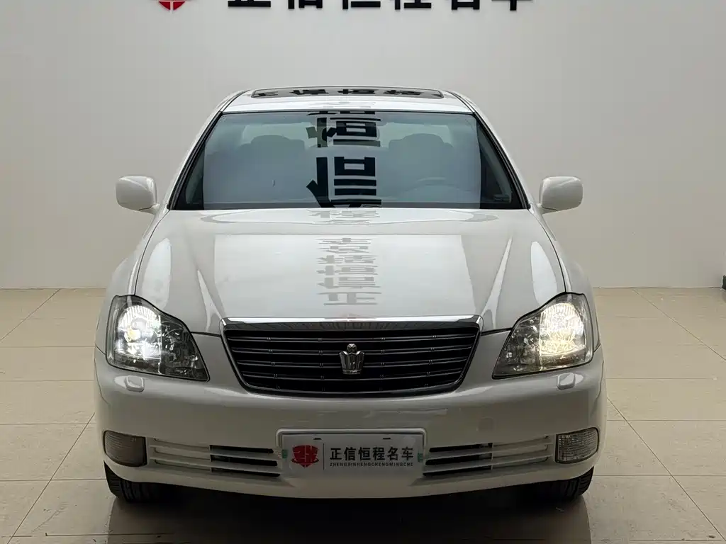 Toyota Crown — миниатюра 4