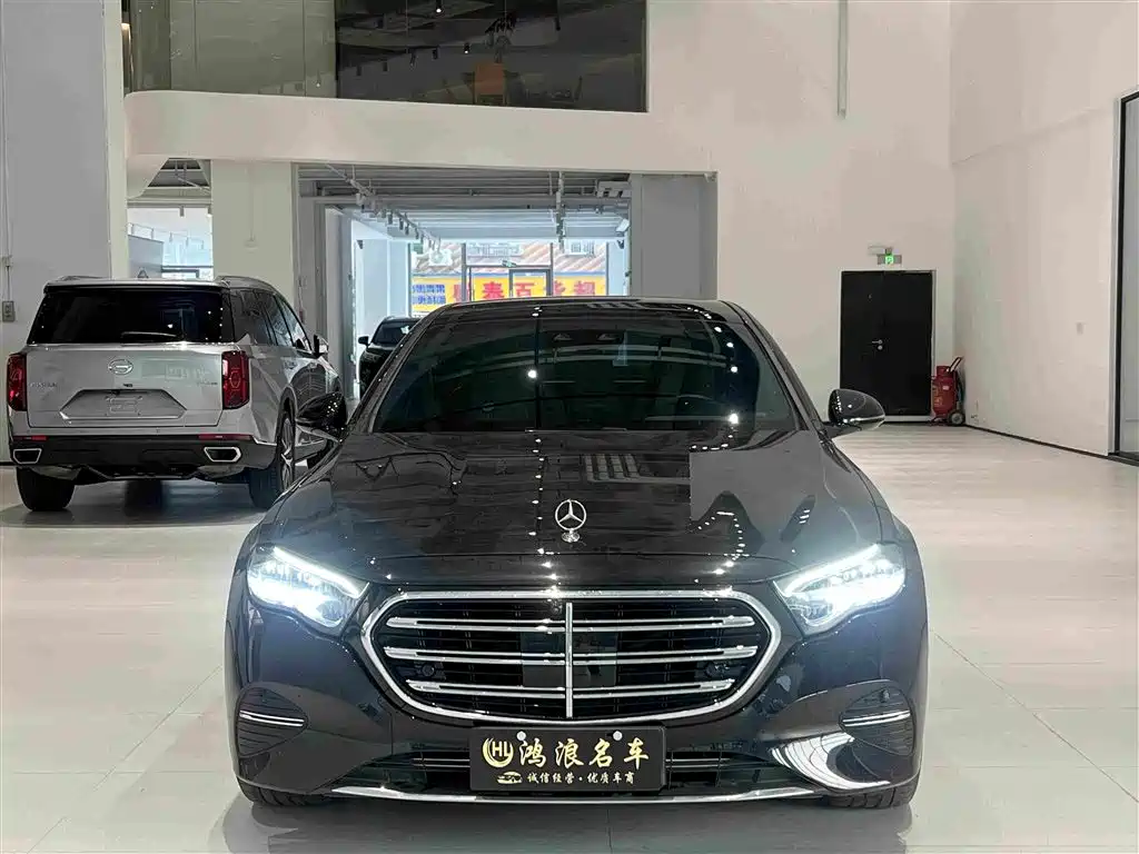 Mercedes-Benz E-Class — миниатюра 2