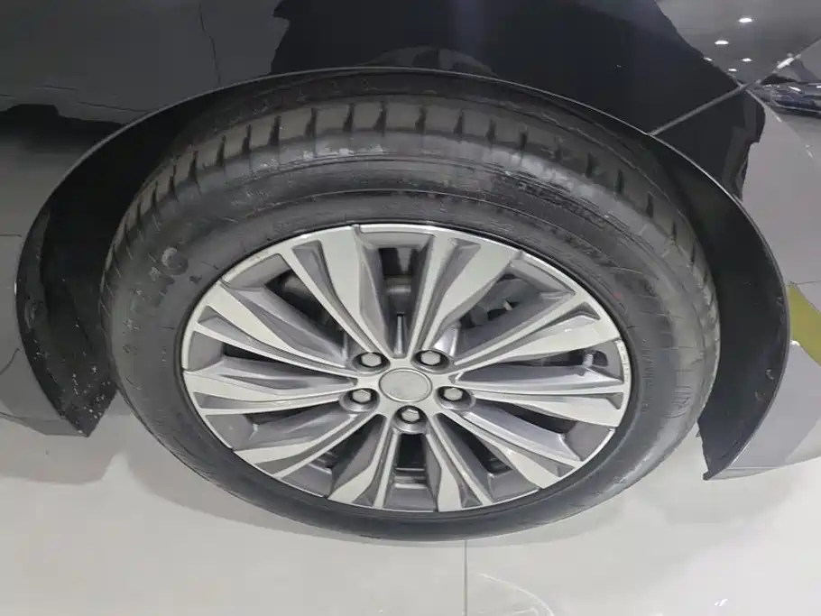 Hongqi Hongqi E-QM5 — миниатюра 6