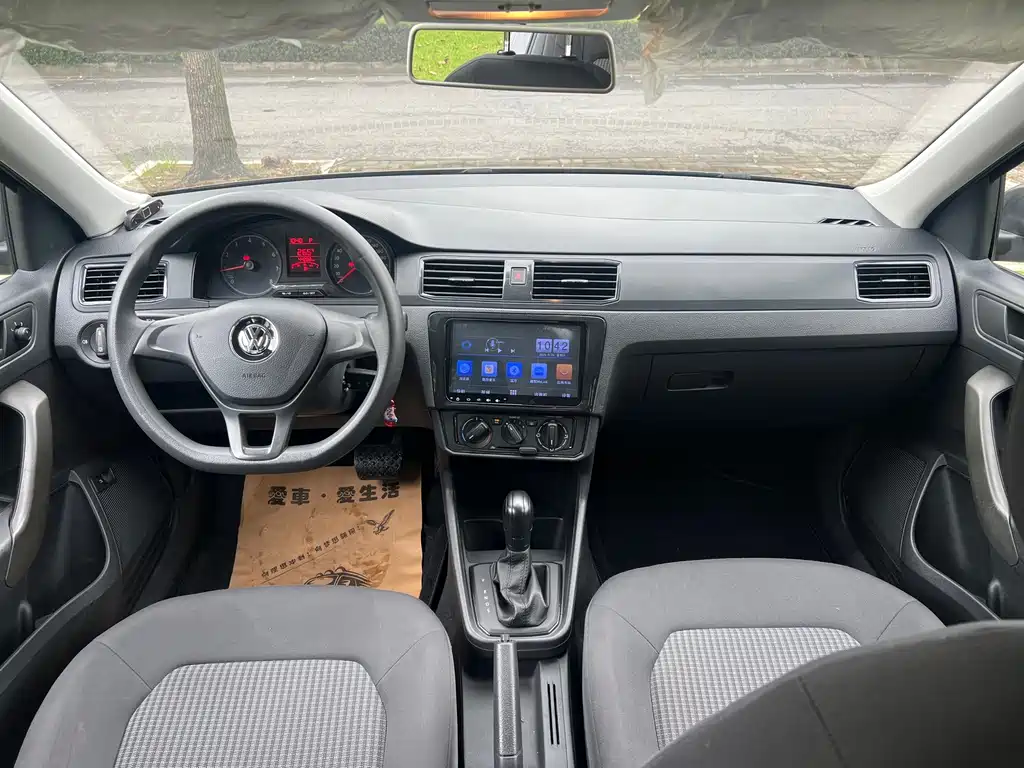 Volkswagen Santana — миниатюра 5