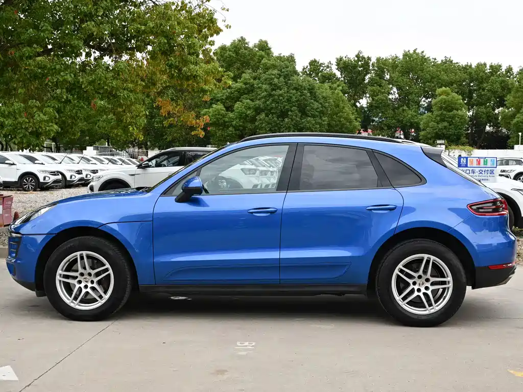 Porsche Macan — миниатюра 2