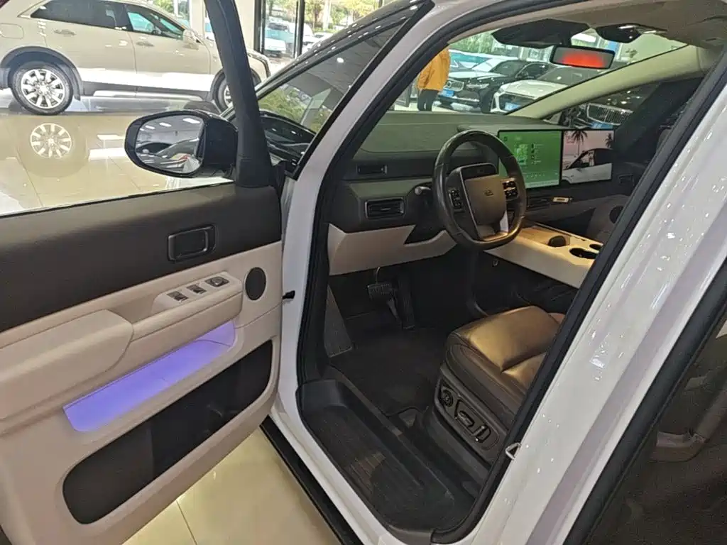 Li Auto Li MEGA — миниатюра 16
