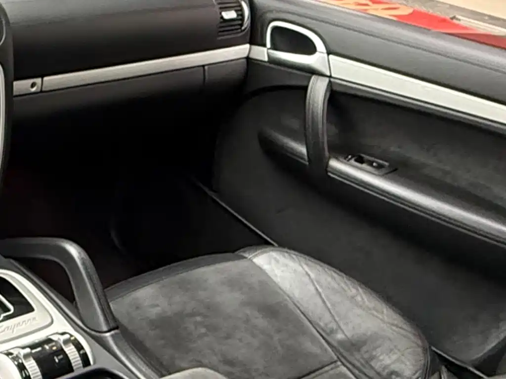 Porsche Cayenne — миниатюра 22