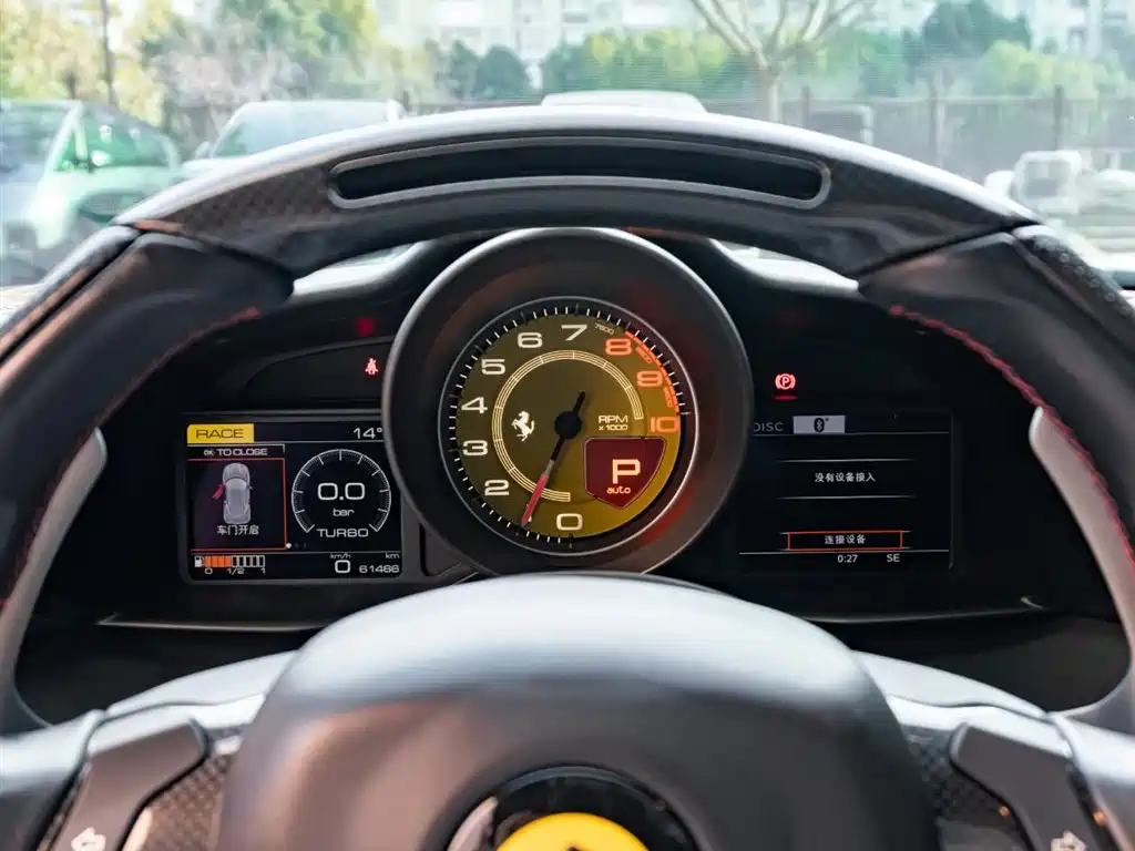 FERRARI 488