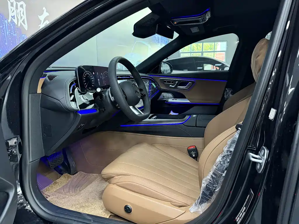 Mercedes-Benz E-Class — миниатюра 7