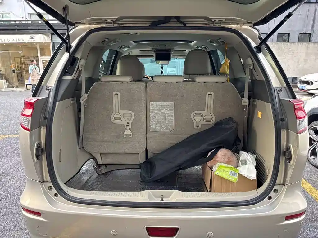 Toyota Previa — миниатюра 8