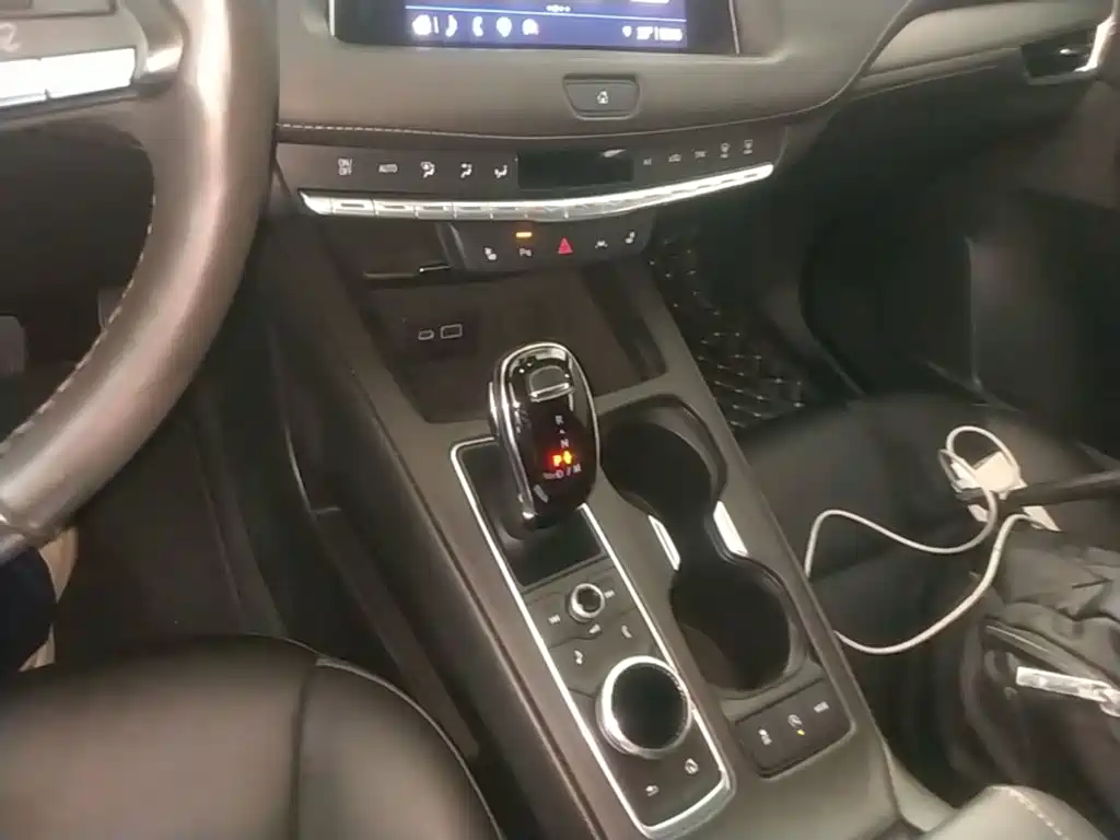 Cadillac XT4 — миниатюра 14