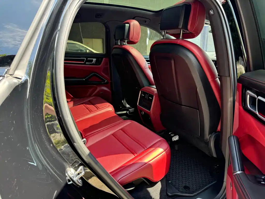 Porsche Cayenne — миниатюра 8