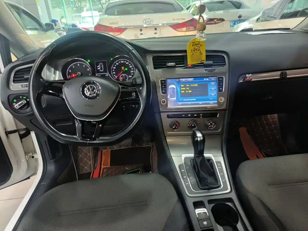 Volkswagen Golf — миниатюра 10