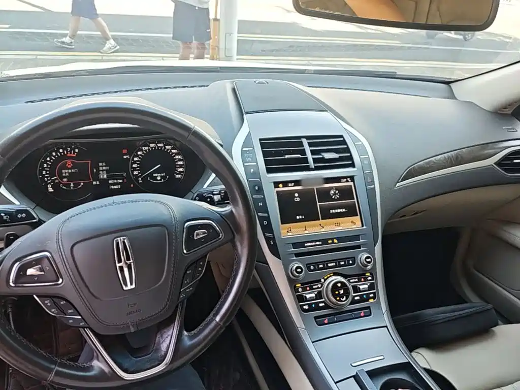 Lincoln MKZ — миниатюра 10