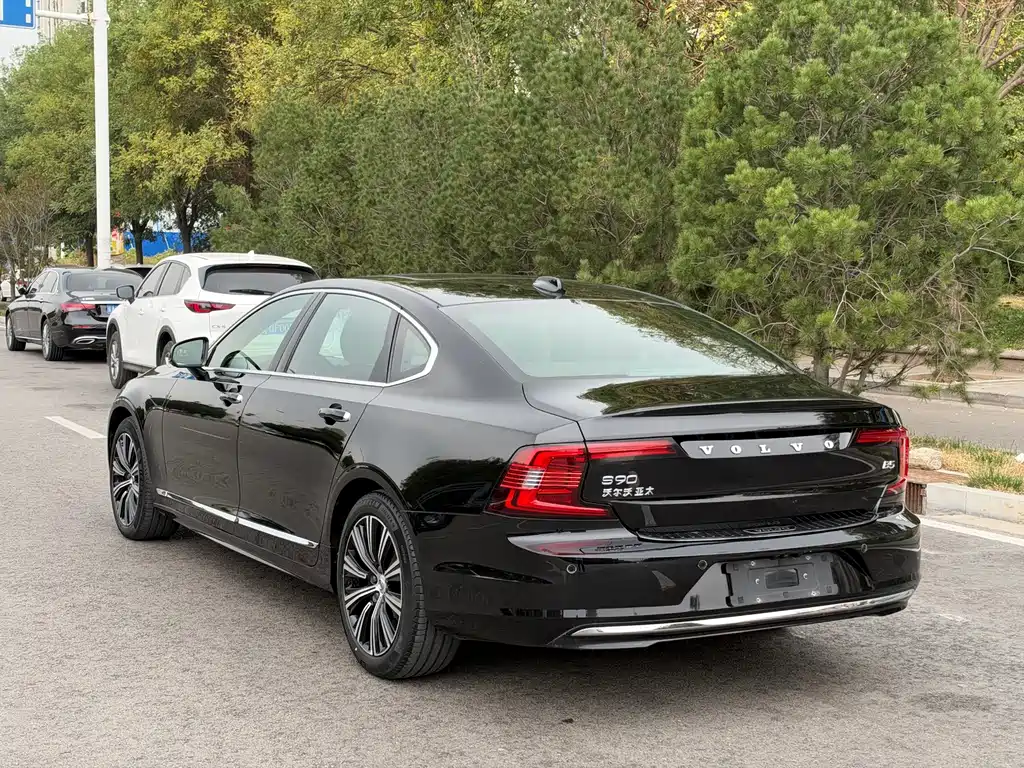 Volvo S90 — миниатюра 13