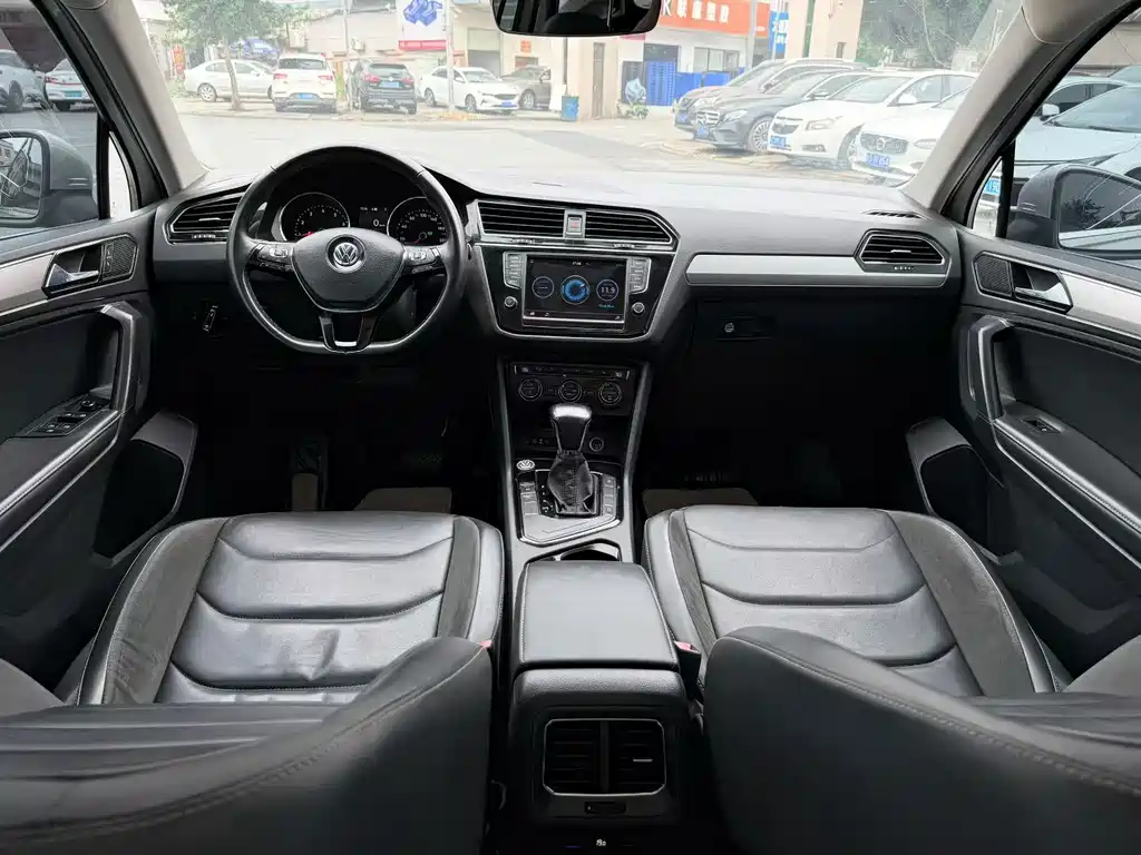 Volkswagen Tiguan L — миниатюра 6