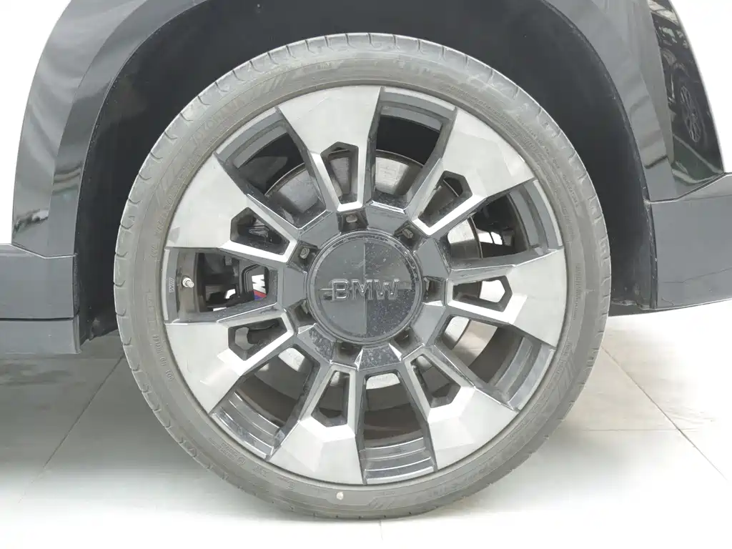 BMW XM — миниатюра 8