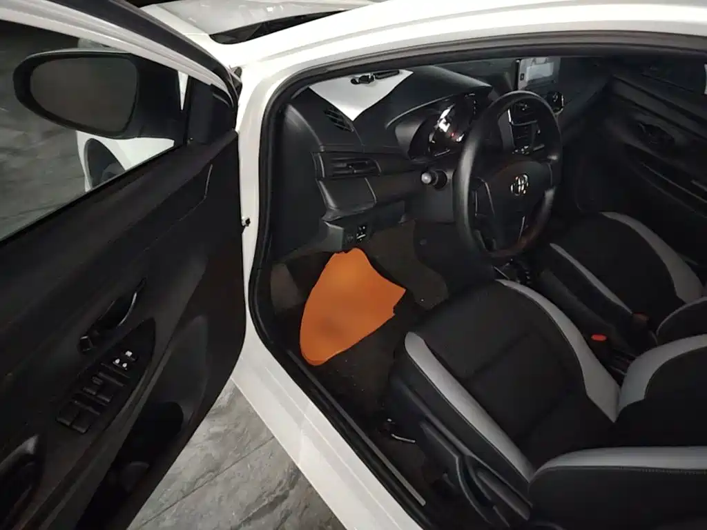 Toyota Yaris L — миниатюра 16