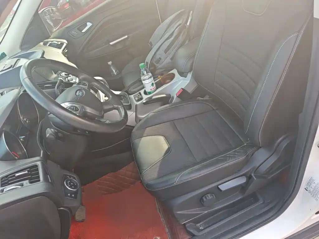 Ford Kuga — миниатюра 15