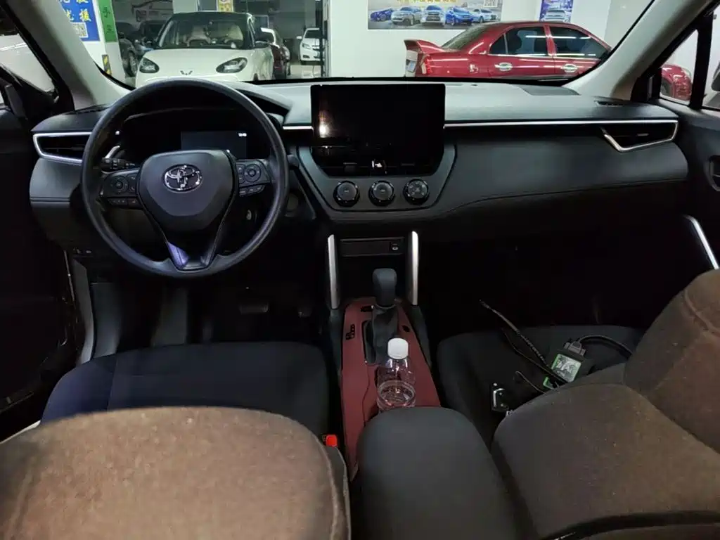 Toyota Corolla Cross — миниатюра 10