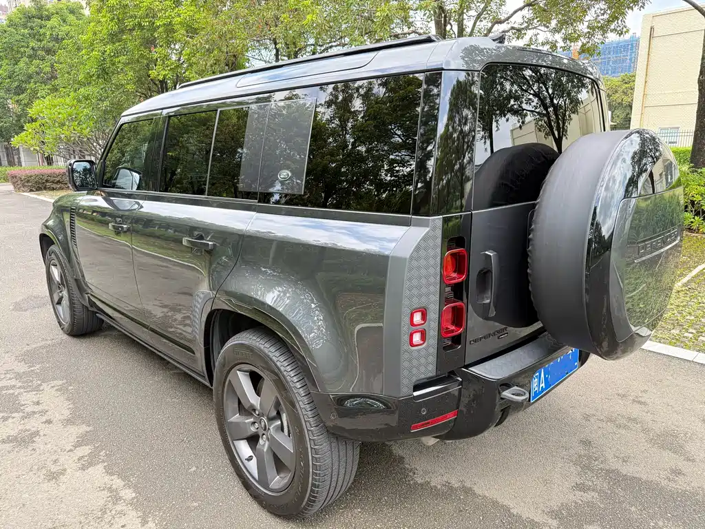 Land Rover Defender — миниатюра 5