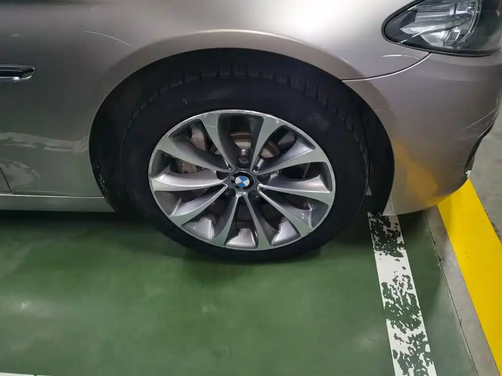 BMW 5 Series — миниатюра 24