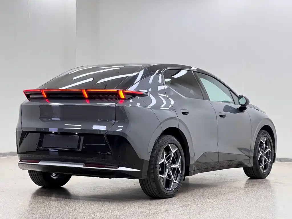 Lynk & Co Z20 — миниатюра 6