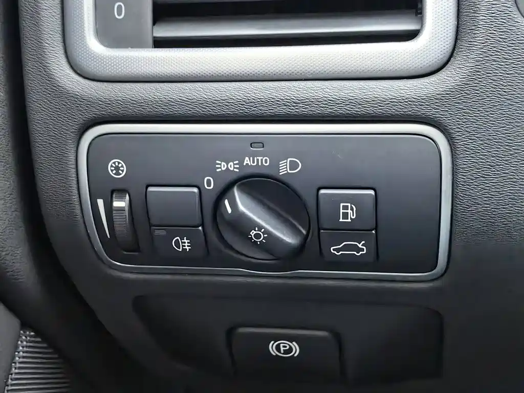 Volvo S80L — миниатюра 21