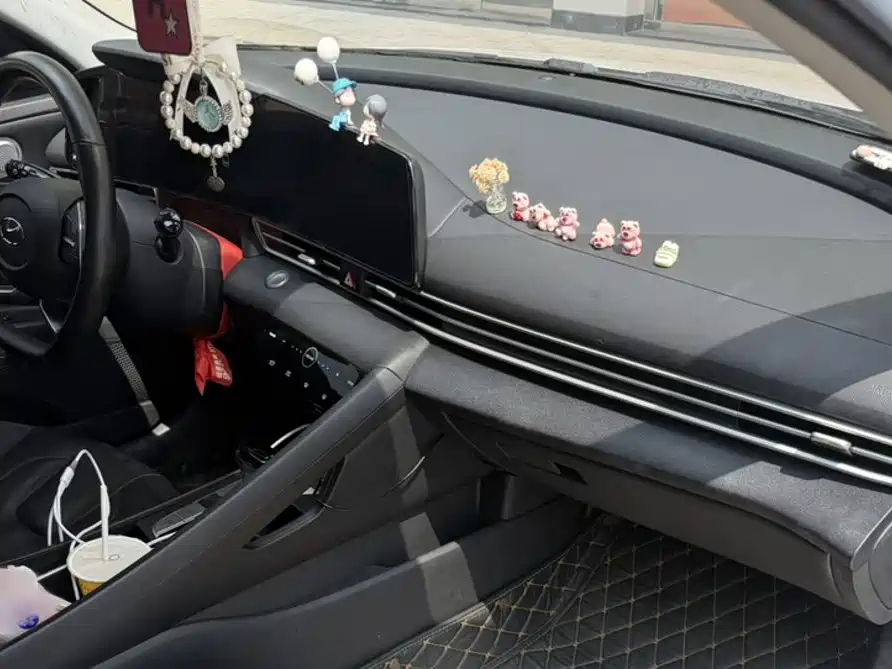 Hyundai Elantra — миниатюра 20