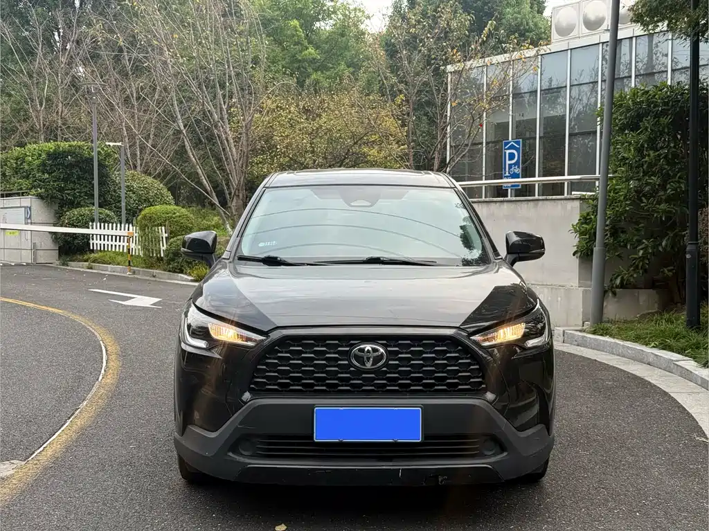 Toyota Corolla Cross — миниатюра 2