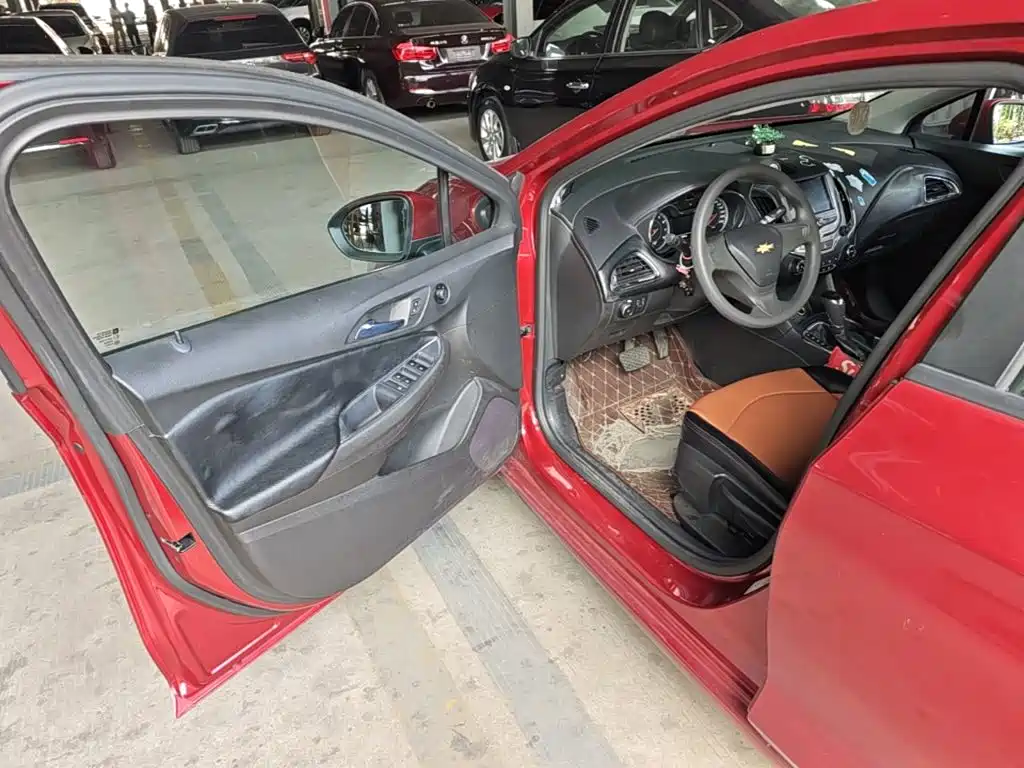 Chevrolet Cruze — миниатюра 16