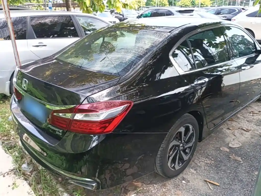 Honda Accord — миниатюра 7