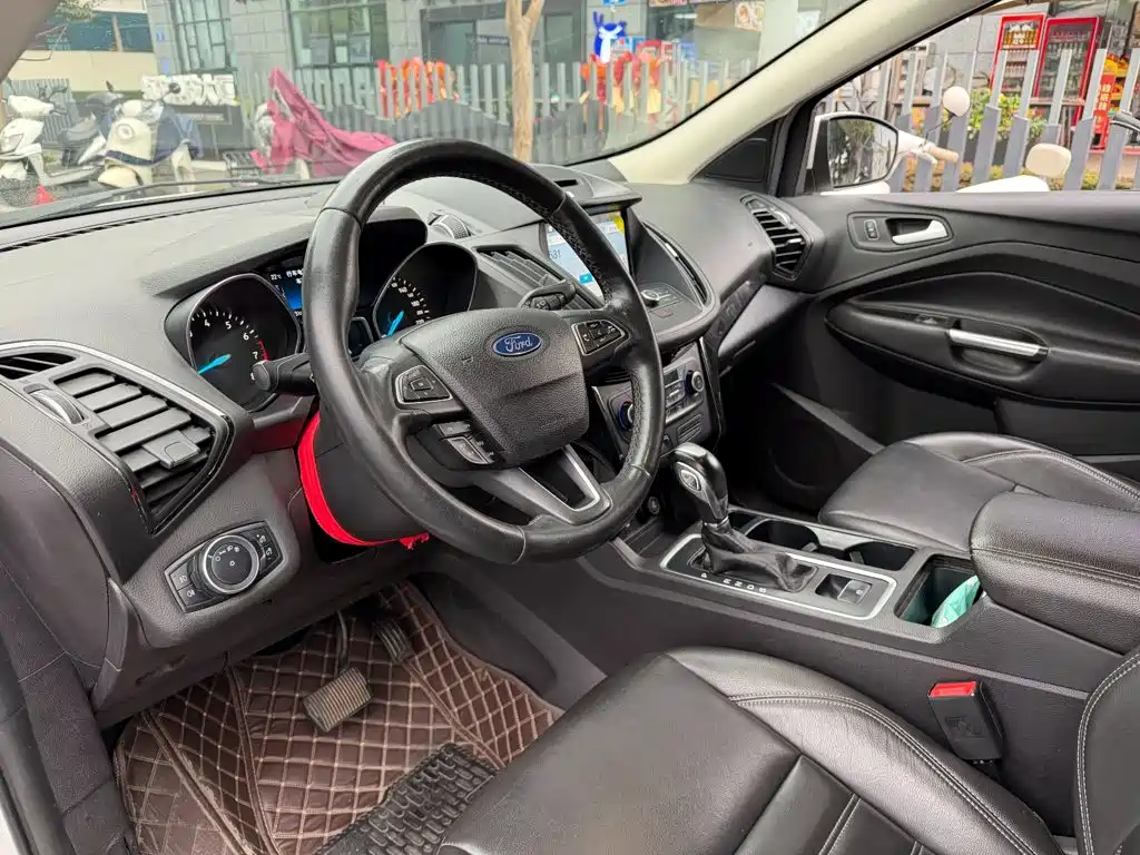 Ford Kuga — миниатюра 7