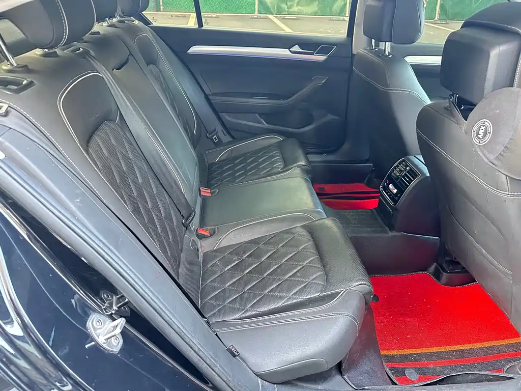 VOLKSWAGEN MAGOTAN GTE PLUG IN HYBRID