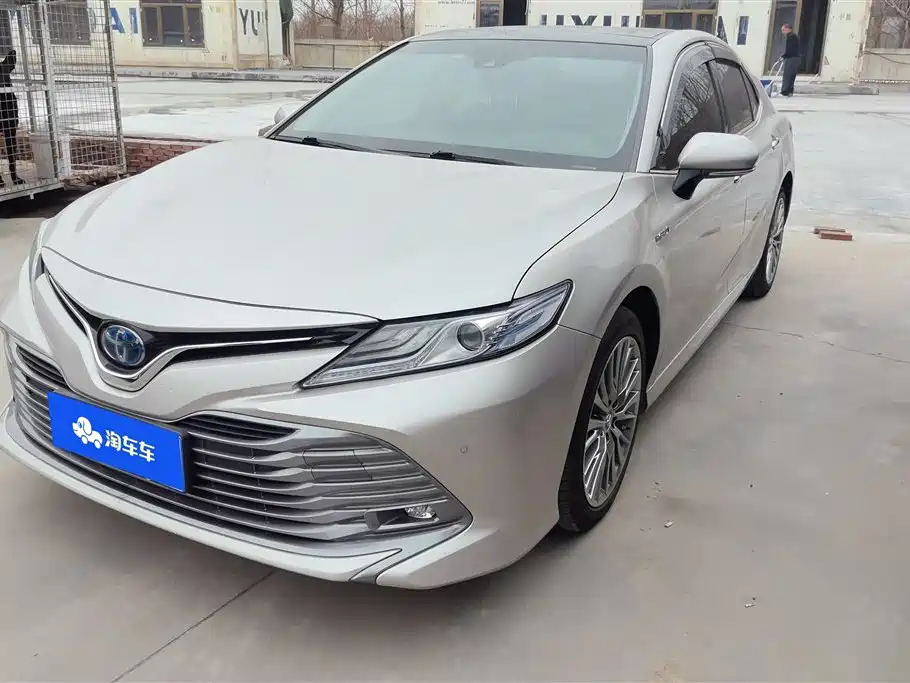 TOYOTA CAMRY