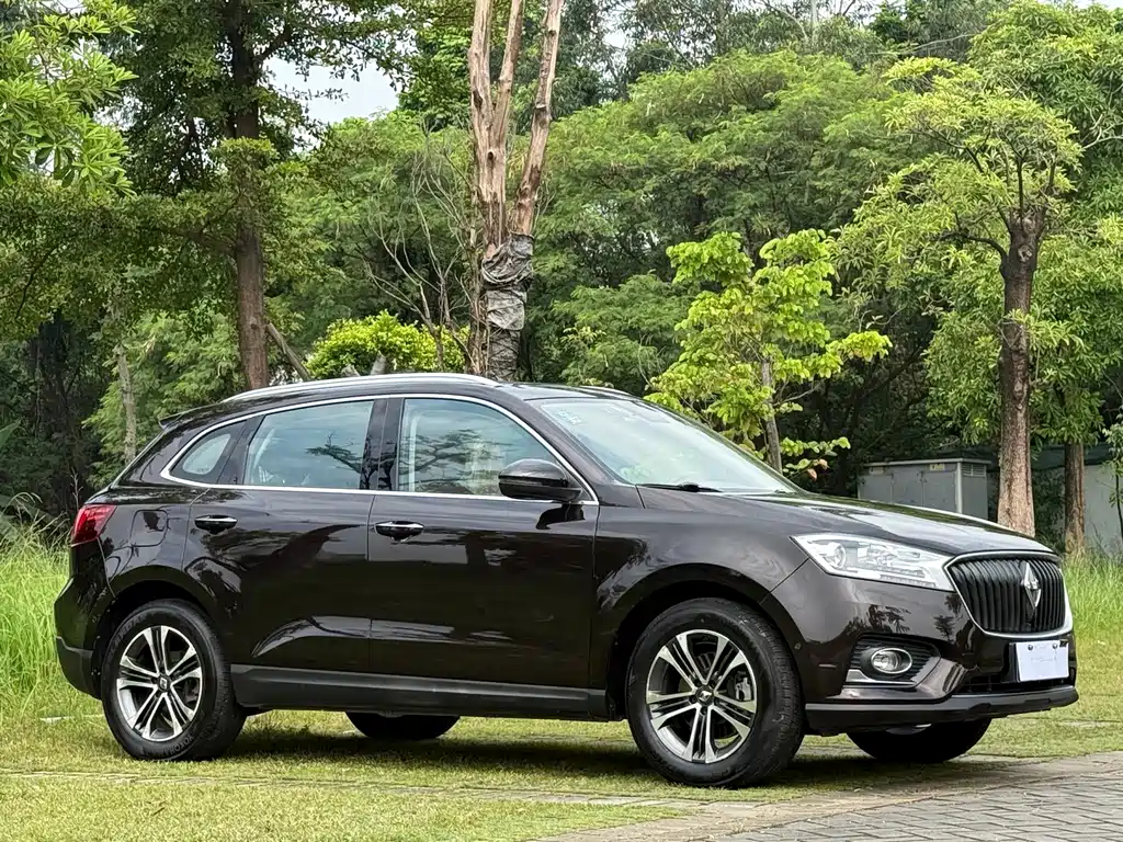Borgward BX7 — миниатюра 3