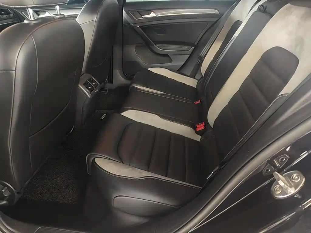 Volkswagen Golf — миниатюра 5