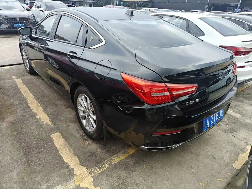 Hongqi Hongqi H5 — миниатюра 15