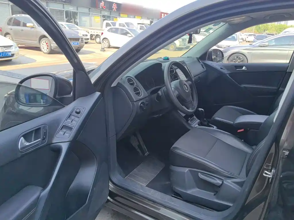 Volkswagen Tiguan — миниатюра 16