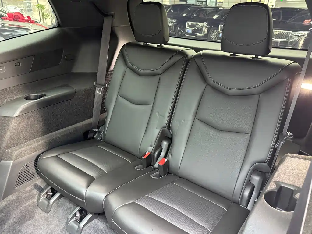 Cadillac XT6 — миниатюра 7