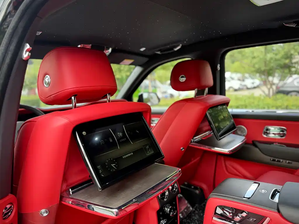 Rolls-Royce Cullinan — миниатюра 14