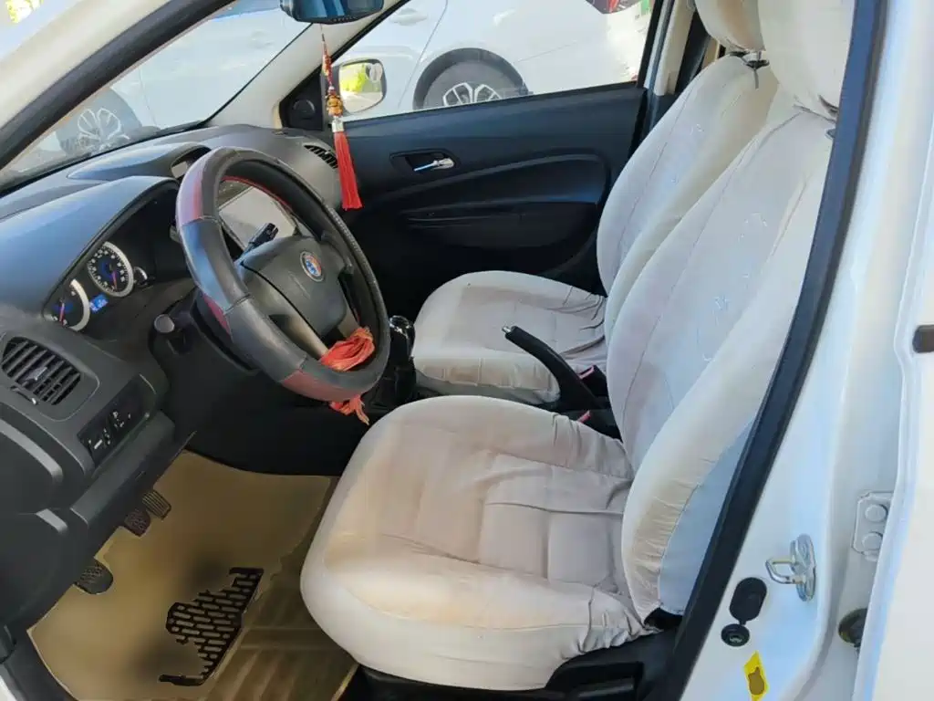 Geely King Kong — миниатюра 15