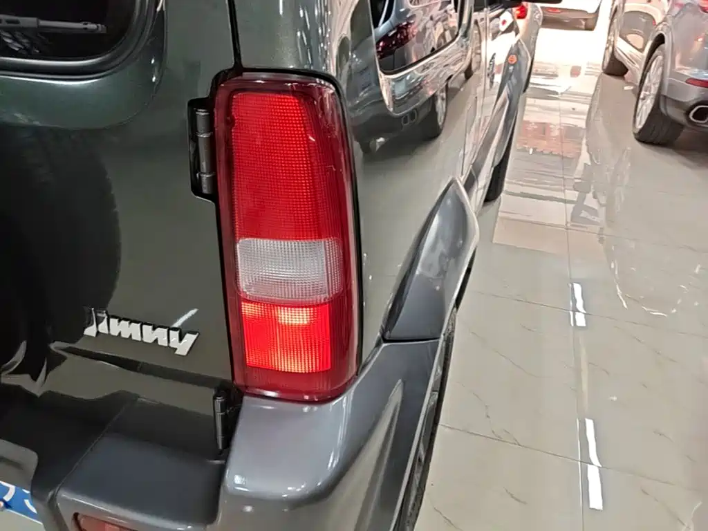 Suzuki Jimny — миниатюра 8