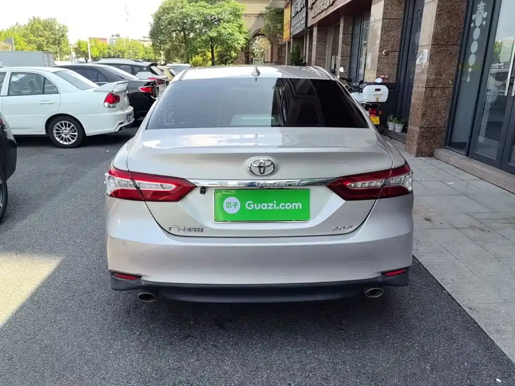 Toyota Camry — миниатюра 6