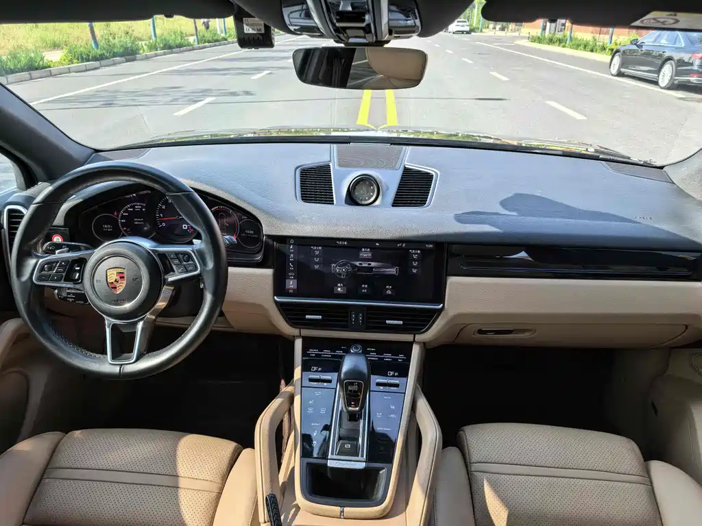PORSCHE CAYENNE