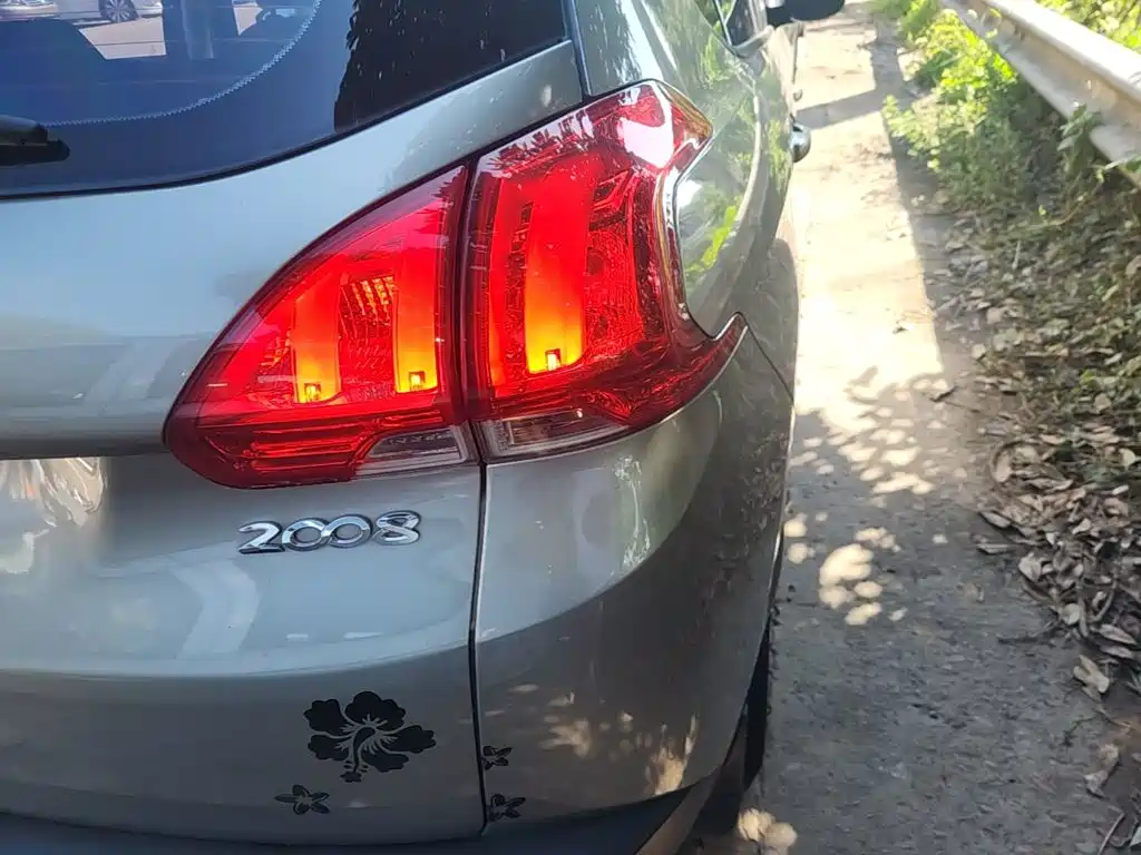 Peugeot 2008 — миниатюра 8