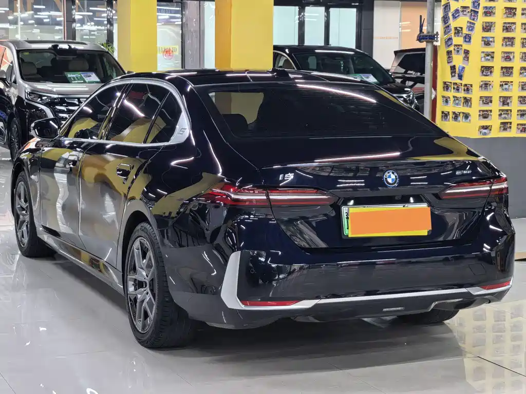 BMW i5 — миниатюра 17
